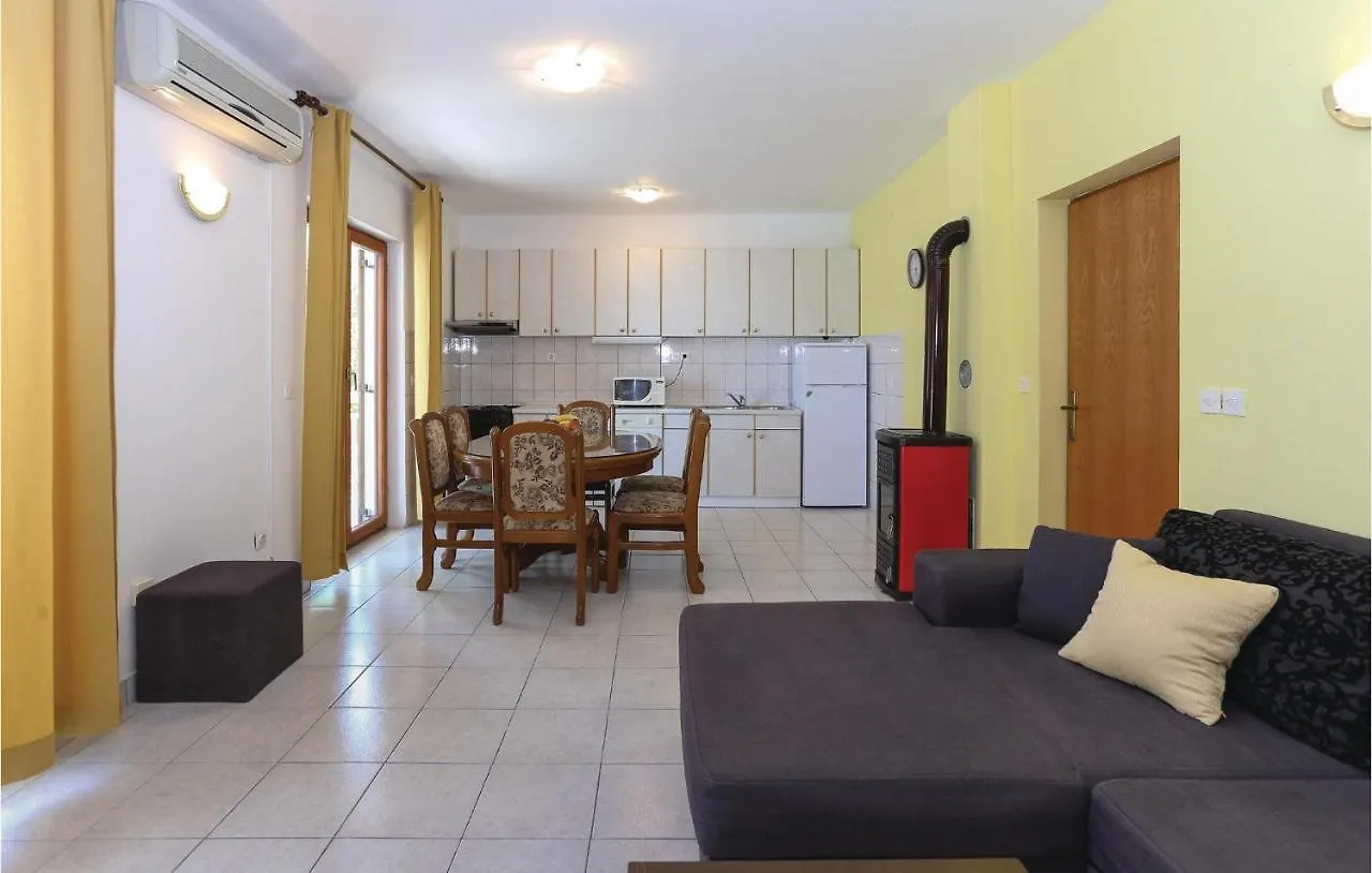 Stunning Home In Kastel Novi With Kitchen Kastela 0*,